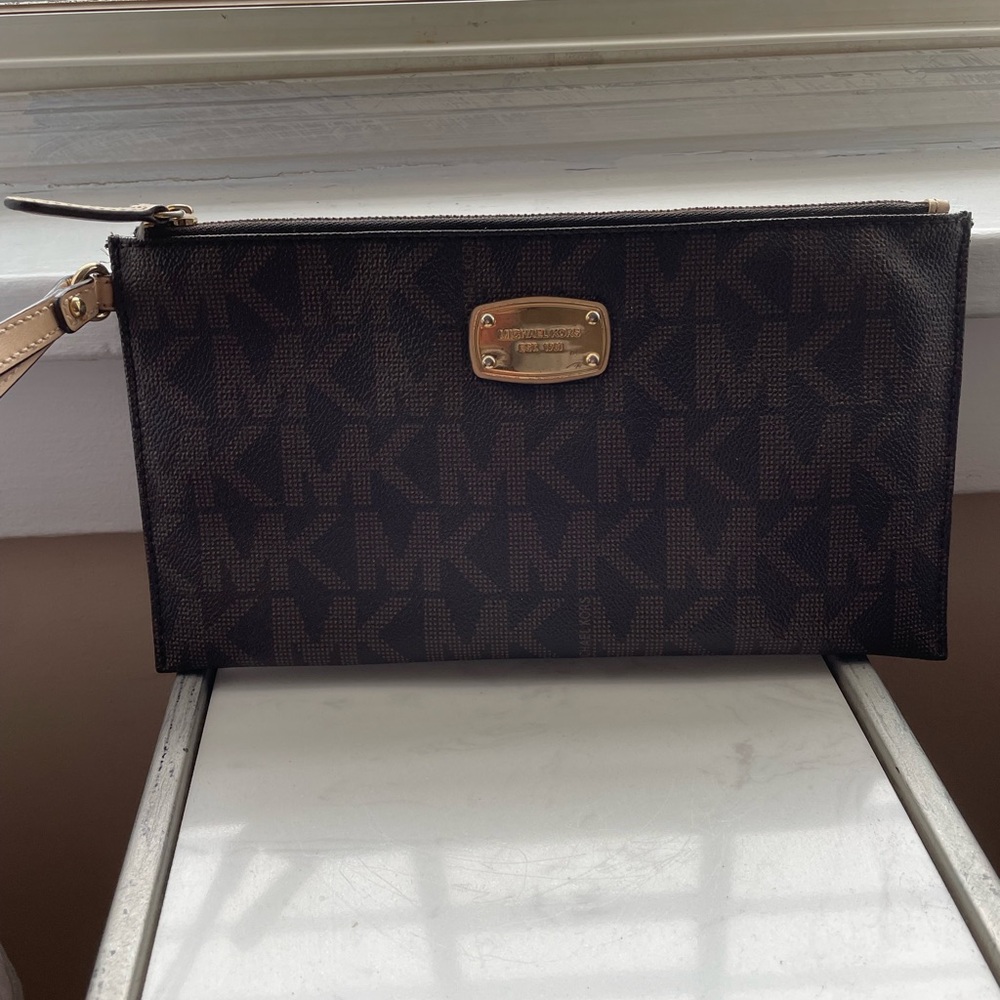 Michael Kors Wristlet/Clutch